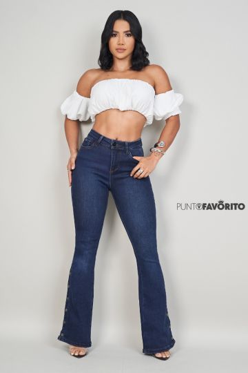 Pantalon campana con botones en el ruedo 