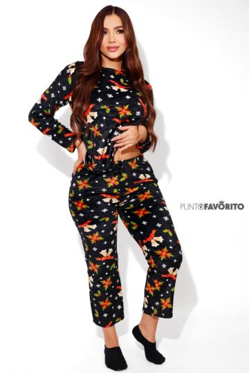 Pijama navideña con campanas