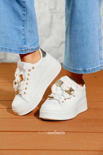 TENI BLANCA CON LAZO