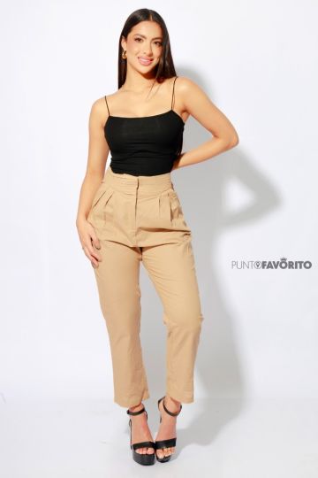 Blusa de dama básica con tirantes delgados