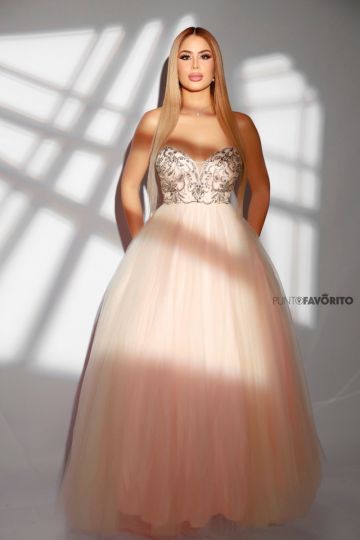 Vestido con escote de corazon