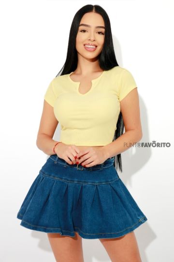 Blusa basica con corte en V