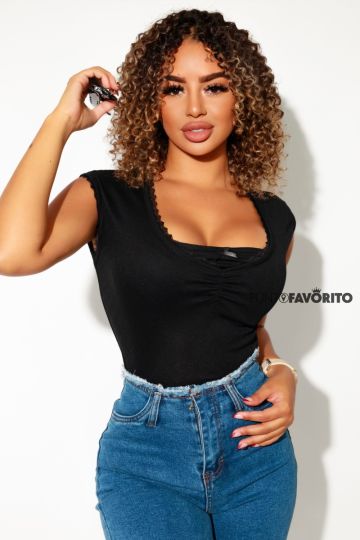 Blusa con lazo alfrente