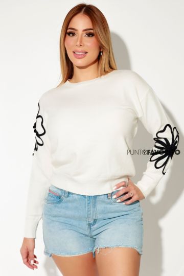 Sueter para dama con una flor a los lados