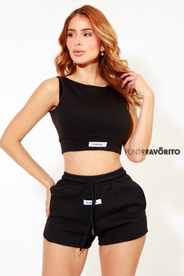 Conjunto deportivo con short