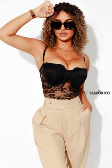 Pantalon de vestir con boton a medio lado